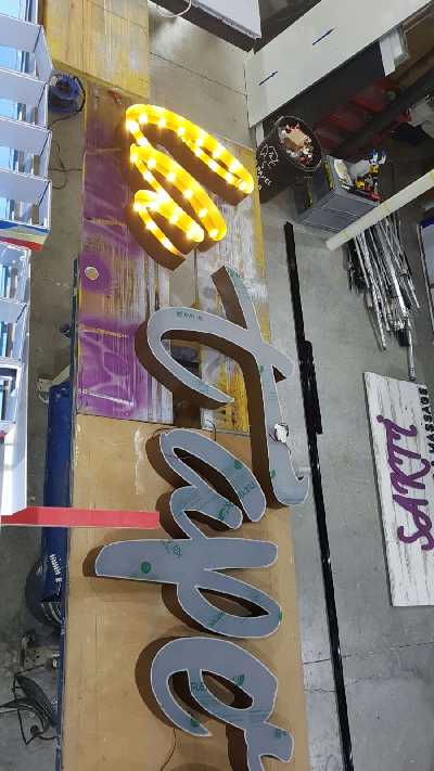 Fabricación de letras corpóreas en Ibiza